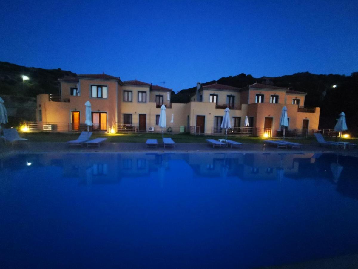 Molivos Sunset Apartments Mythimna Esterno foto