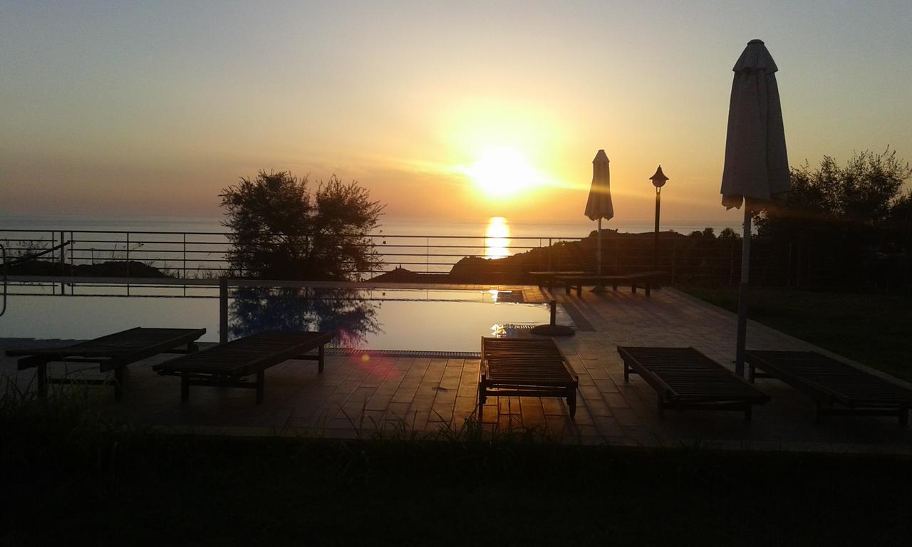 Molivos Sunset Apartments Mythimna Esterno foto